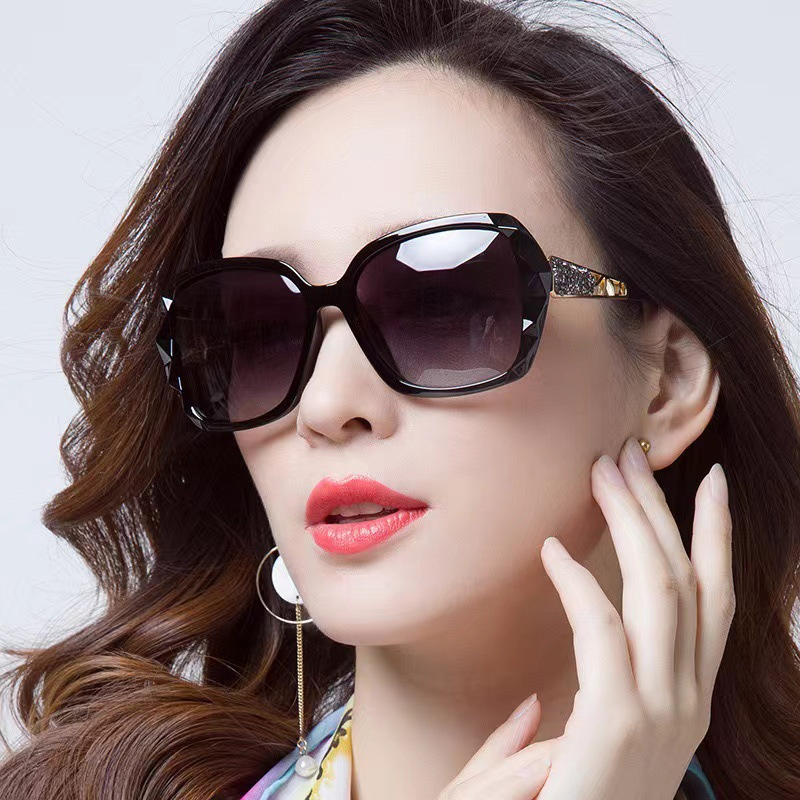 Oversized Sunglasses for Women Classic Fashion